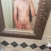 Profile Image van NoDaddyNeed555